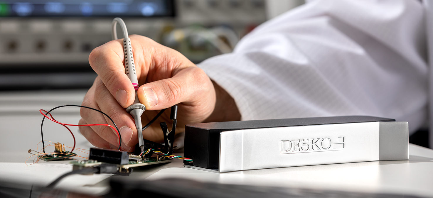 Connections soldered by hand for the production of DESKO IDenty chrom®.